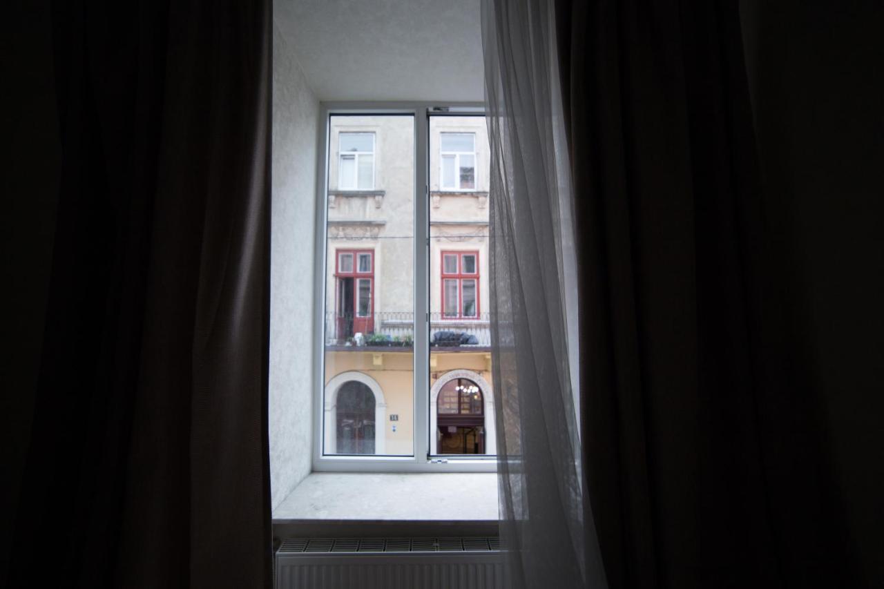 Apartment On Virmenska 3, With 2 Separate Bedrooms 利沃夫 外观 照片